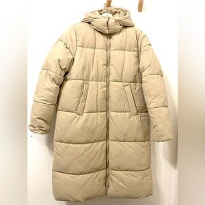 H&M: Beige Puffer winter coat